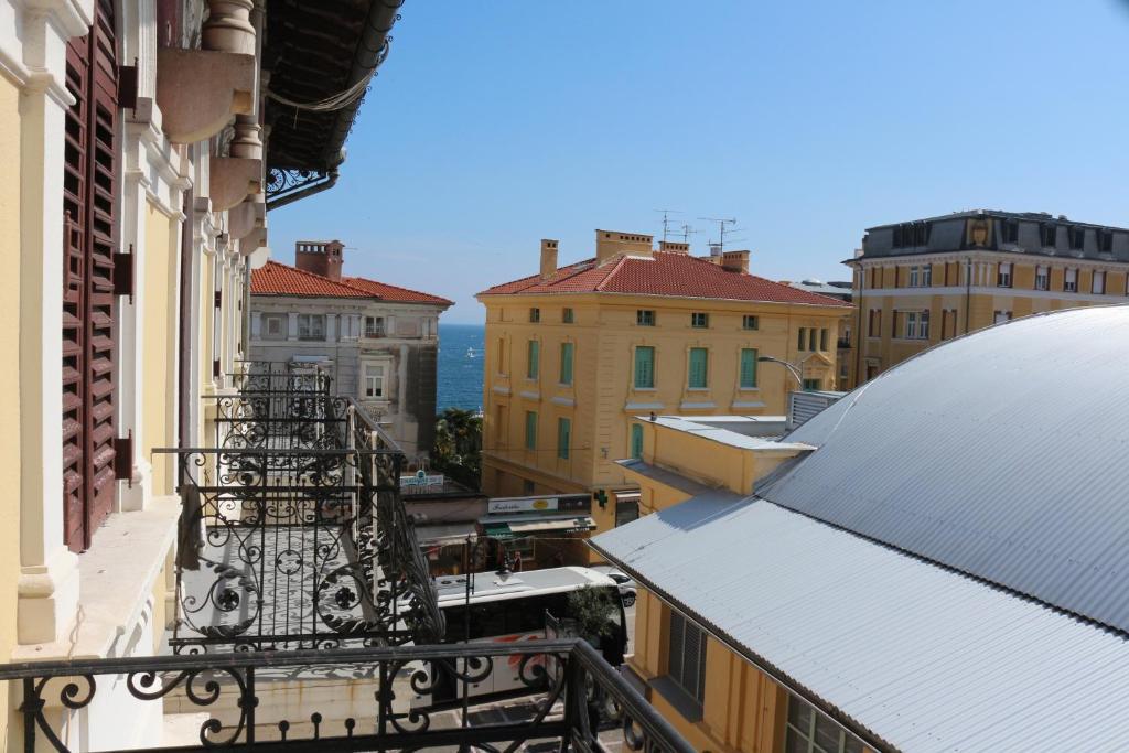 Green Market Apartment Opatija Bagian luar foto
